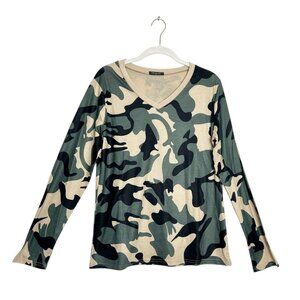 Blooming Jelly Women's Camo V-Neck Long Sleeve Top in Green/Tan/Black - Sz M